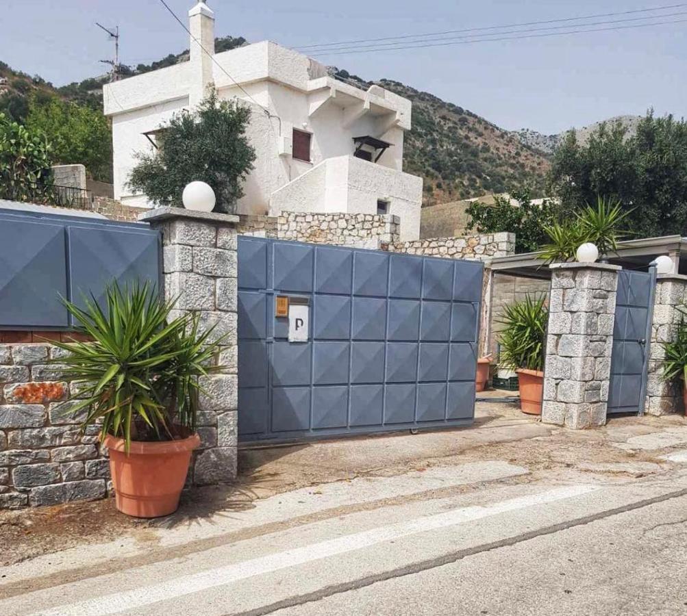 Kokkala Guestrooms Bagian luar foto