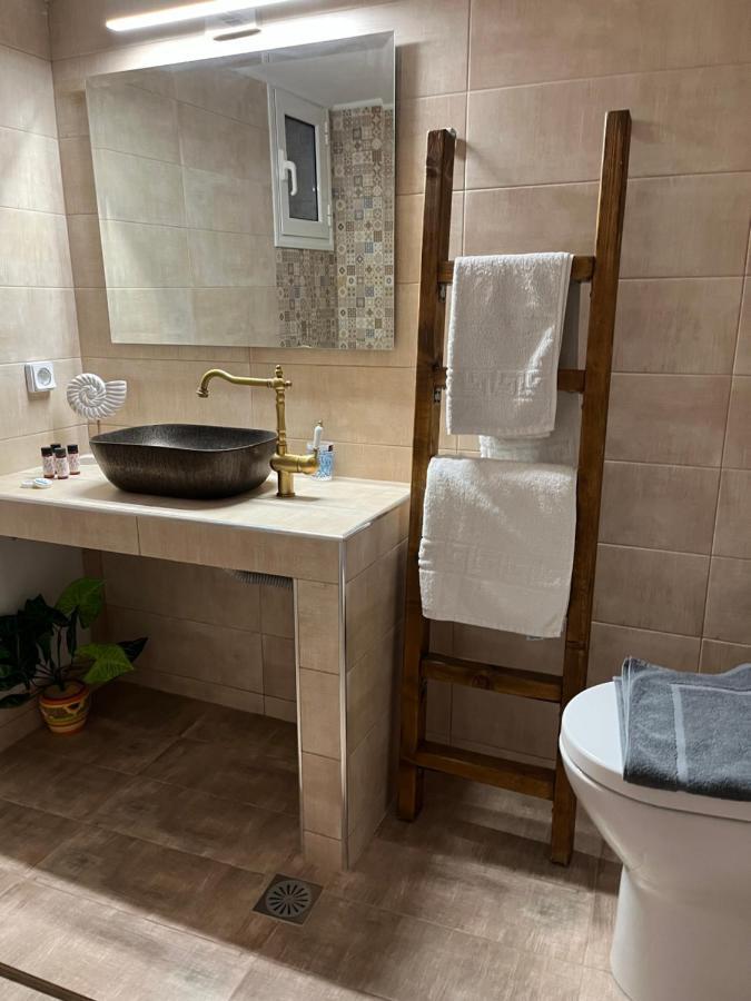 Kokkala Guestrooms Bagian luar foto