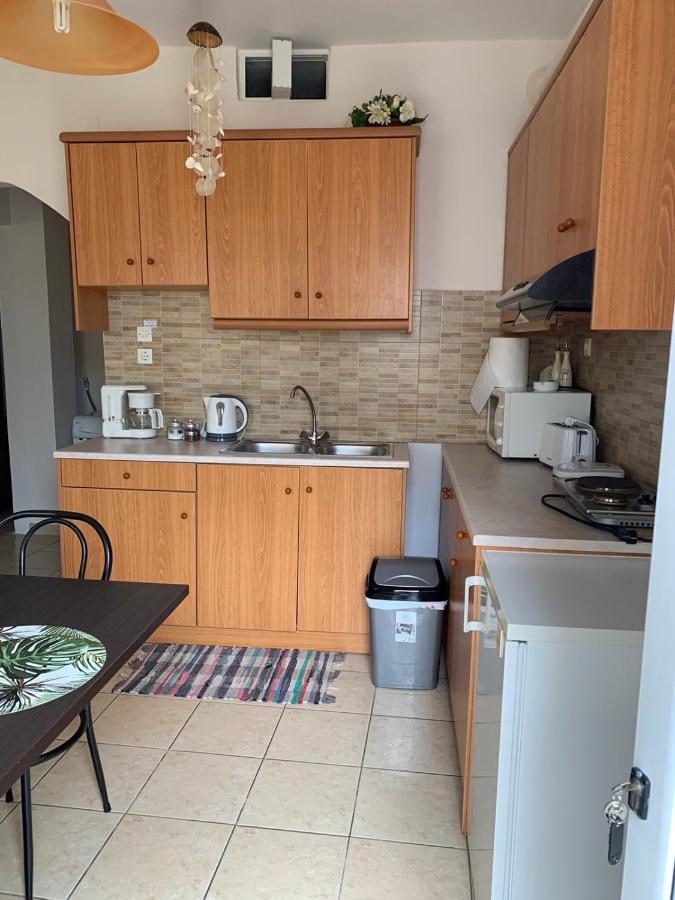 Kokkala Guestrooms Bagian luar foto