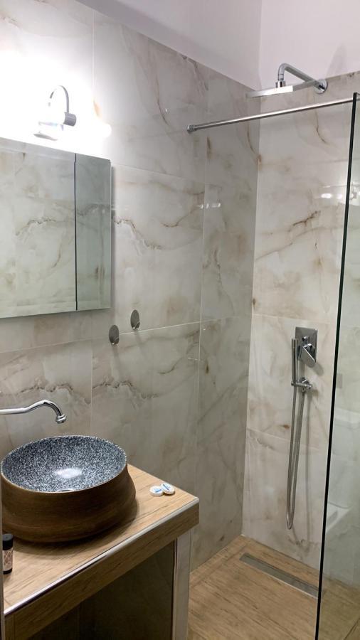 Kokkala Guestrooms Bagian luar foto