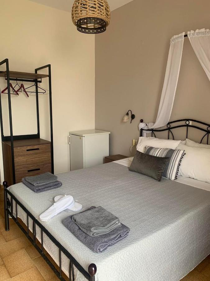Kokkala Guestrooms Bagian luar foto